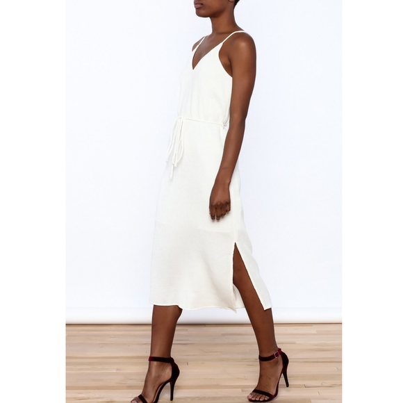 J.O.A. Dresses & Skirts - Revolve J.O.A. White Sleeveless Crinkle Midi Dress